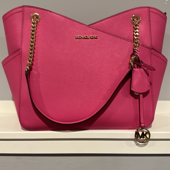 Michael Kors Large Leather Jet Set Shoulder Bag - Picture 2 of 5